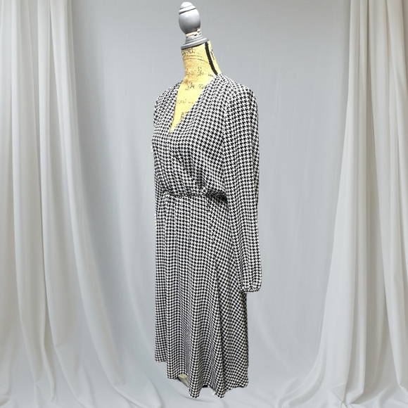 113 - Suzy Shier Dress - Picture 5 of 12